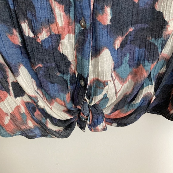 Zac & Rachel XL, Roll Tab Sleeve, lightweight multi color Women's top - Picture 7 of 11